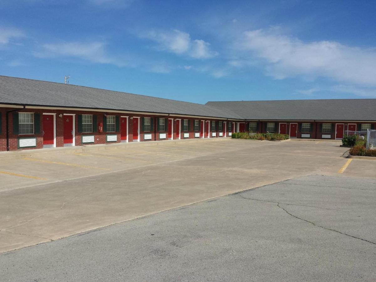 Green Country Inn Henryetta Bagian luar foto