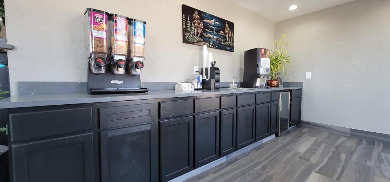 Green Country Inn Henryetta Bagian luar foto