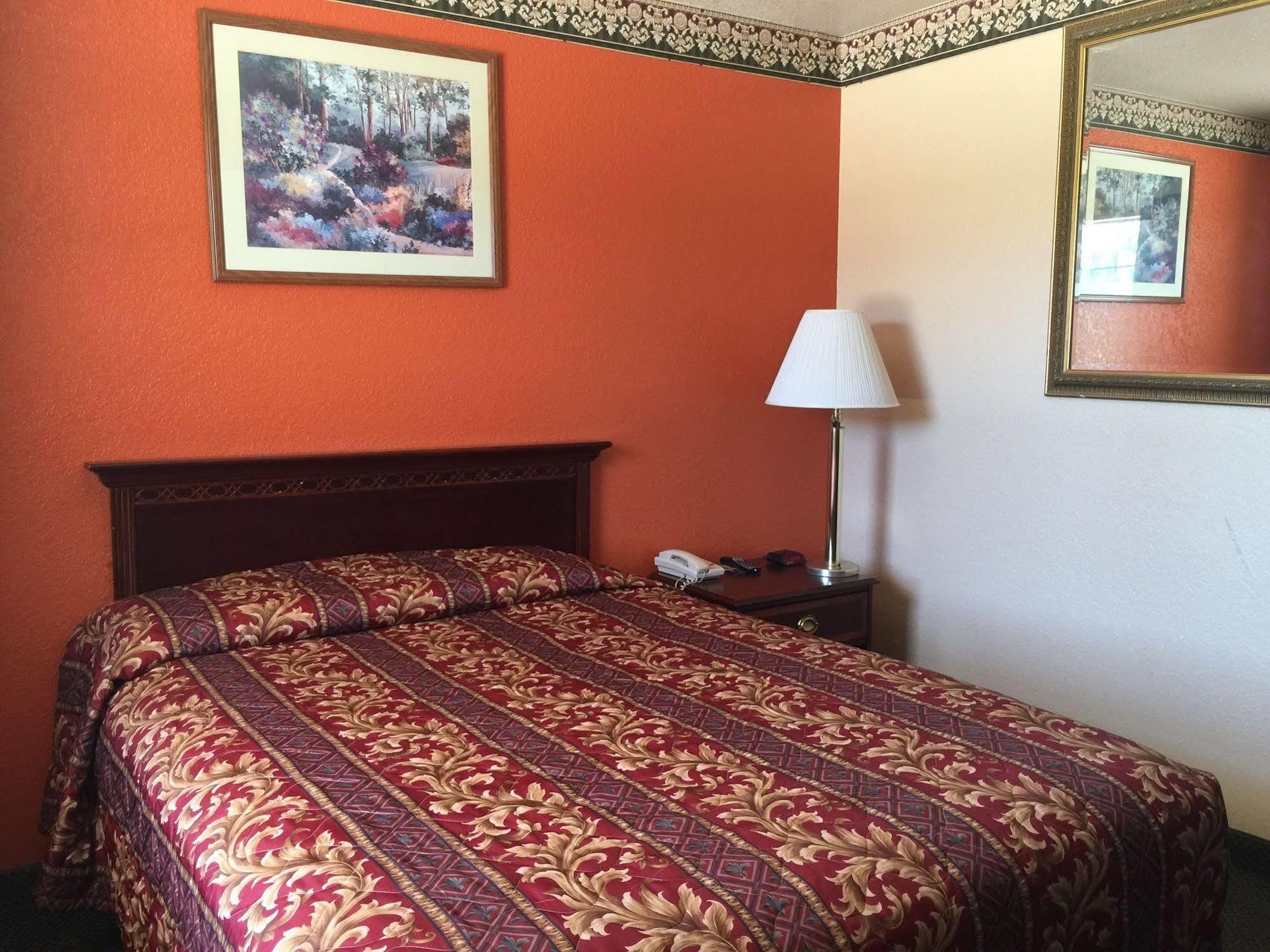Green Country Inn Henryetta Bagian luar foto
