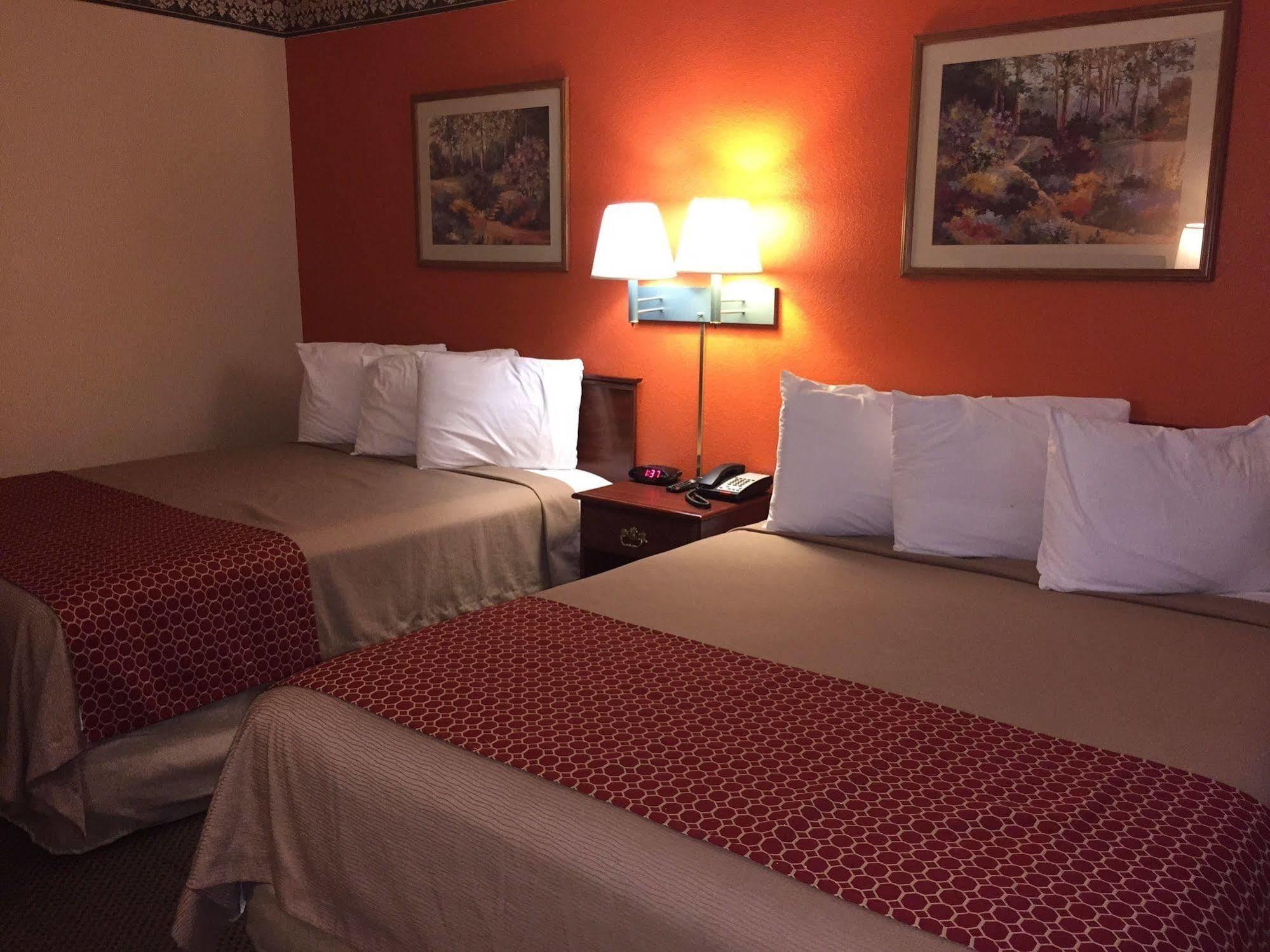 Green Country Inn Henryetta Bagian luar foto