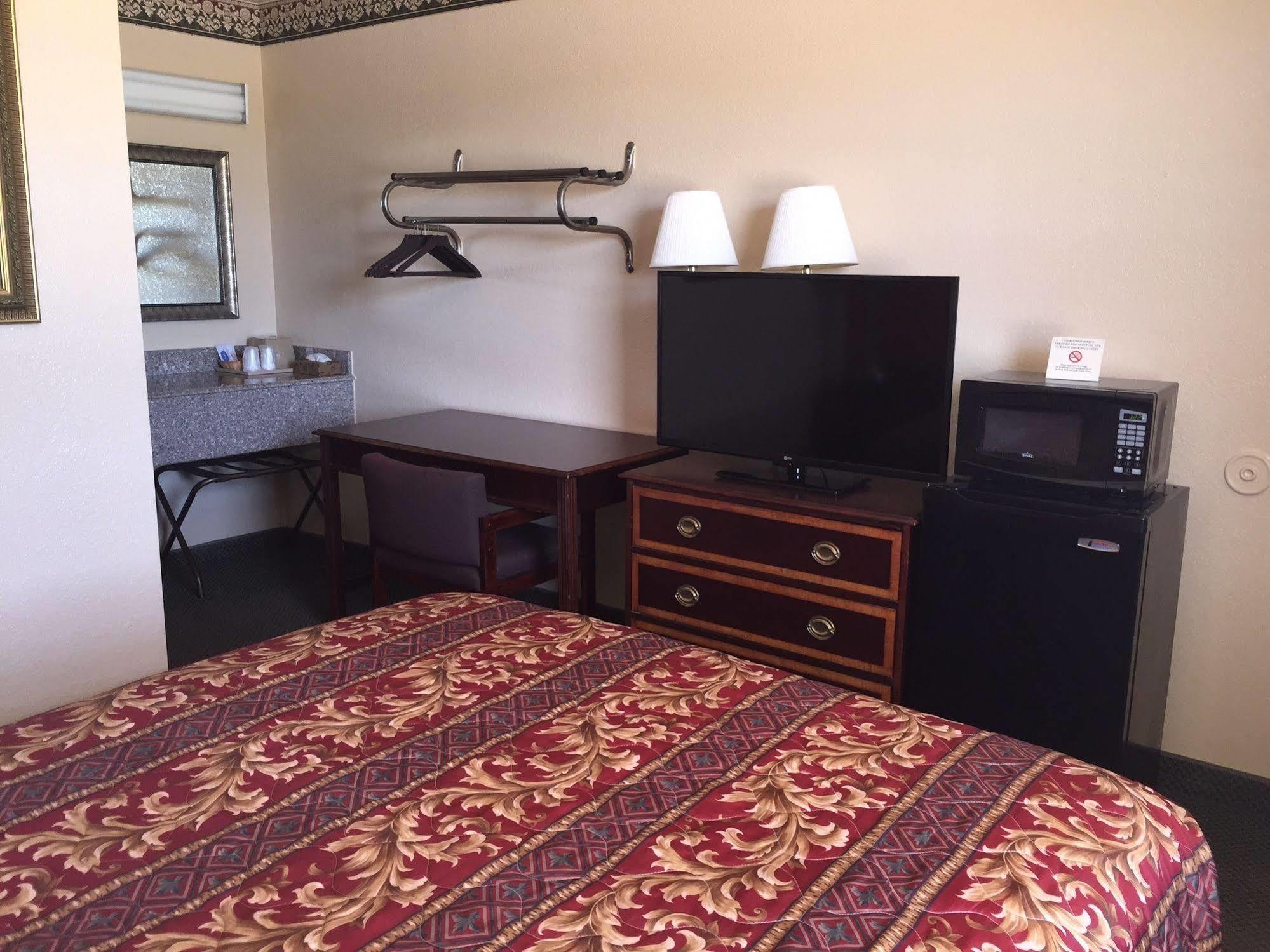 Green Country Inn Henryetta Bagian luar foto