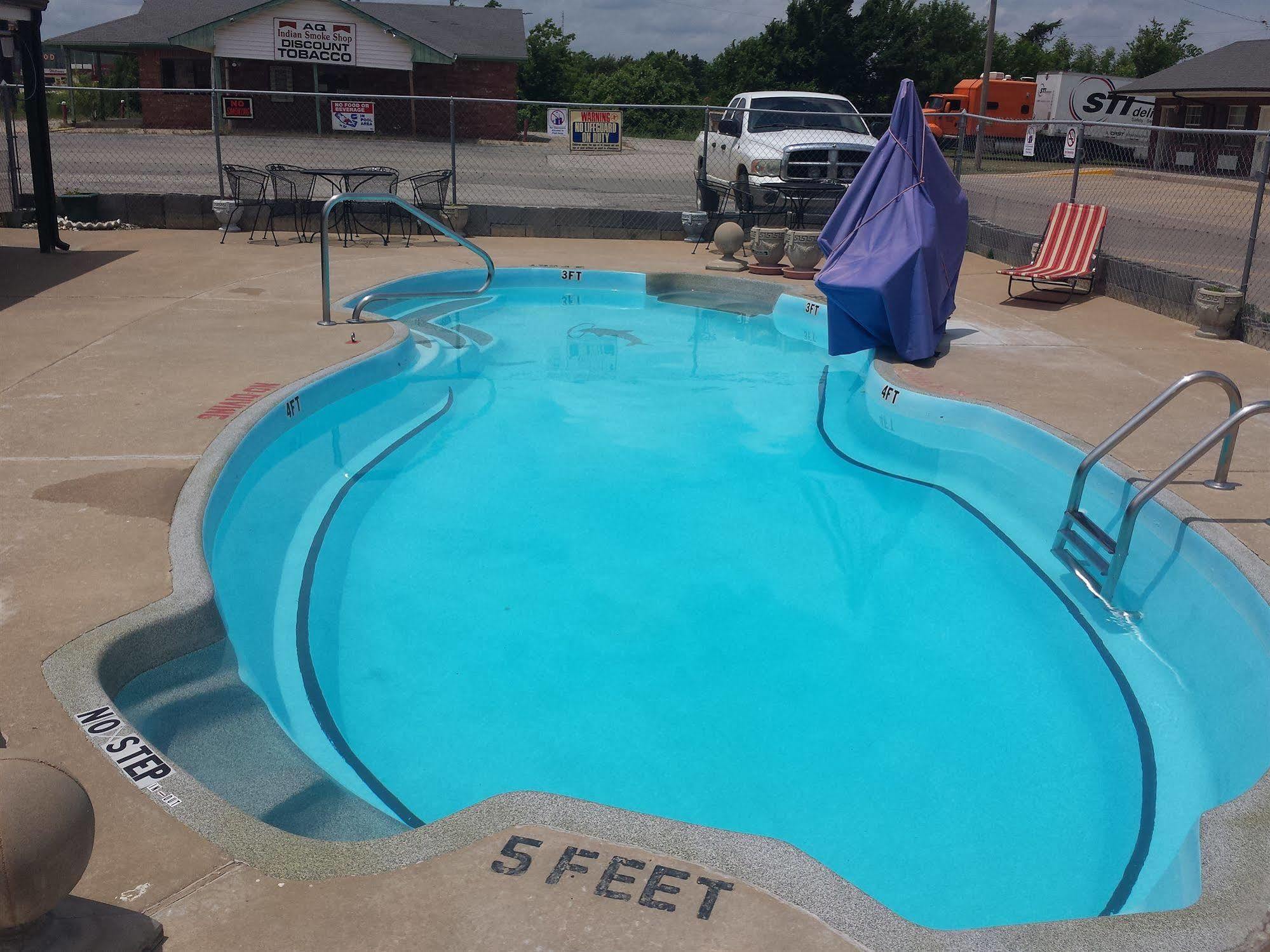 Green Country Inn Henryetta Bagian luar foto