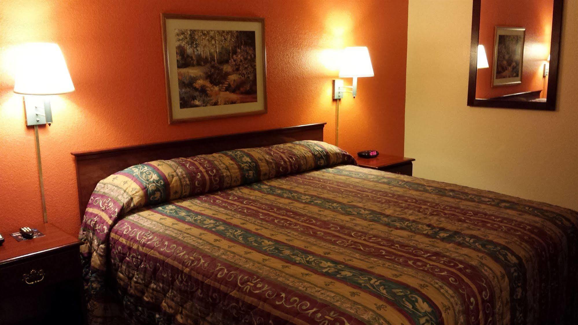 Green Country Inn Henryetta Bagian luar foto